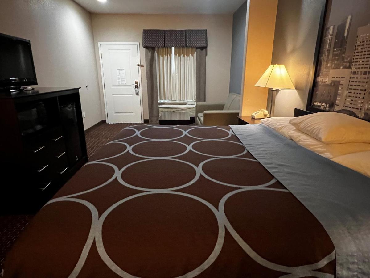Super 8 By Wyndham Center Motel Bagian luar foto