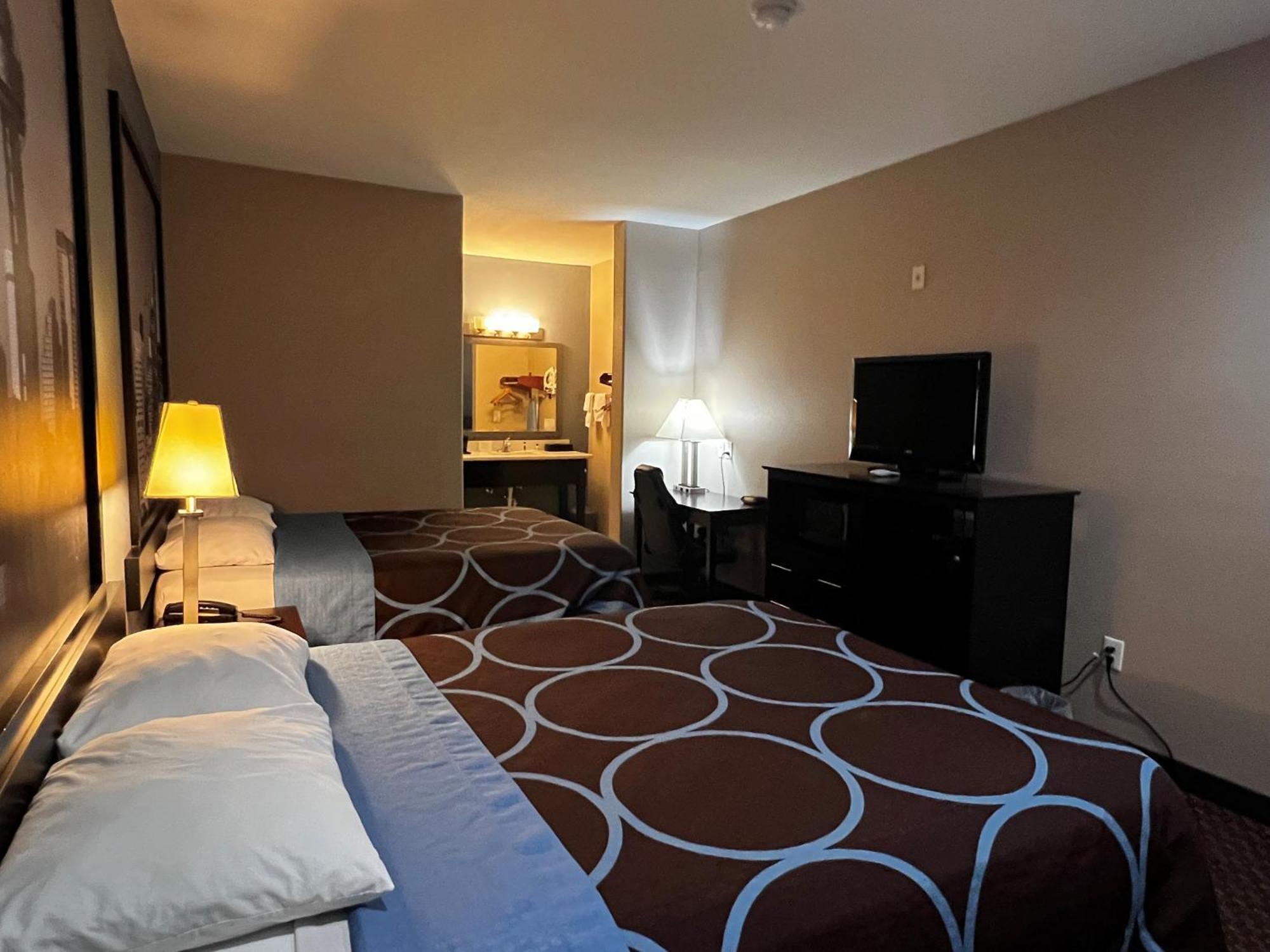 Super 8 By Wyndham Center Motel Bagian luar foto