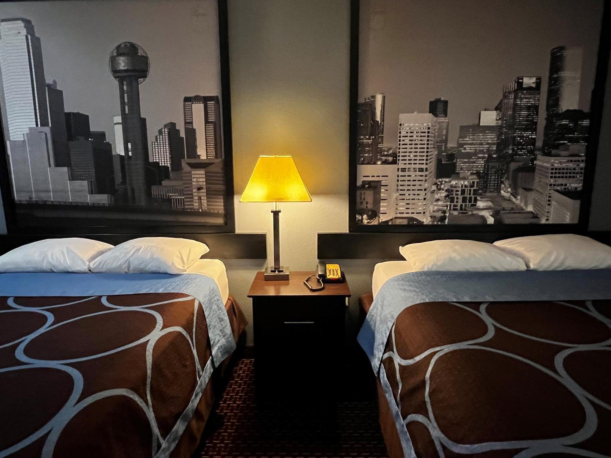 Super 8 By Wyndham Center Motel Bagian luar foto