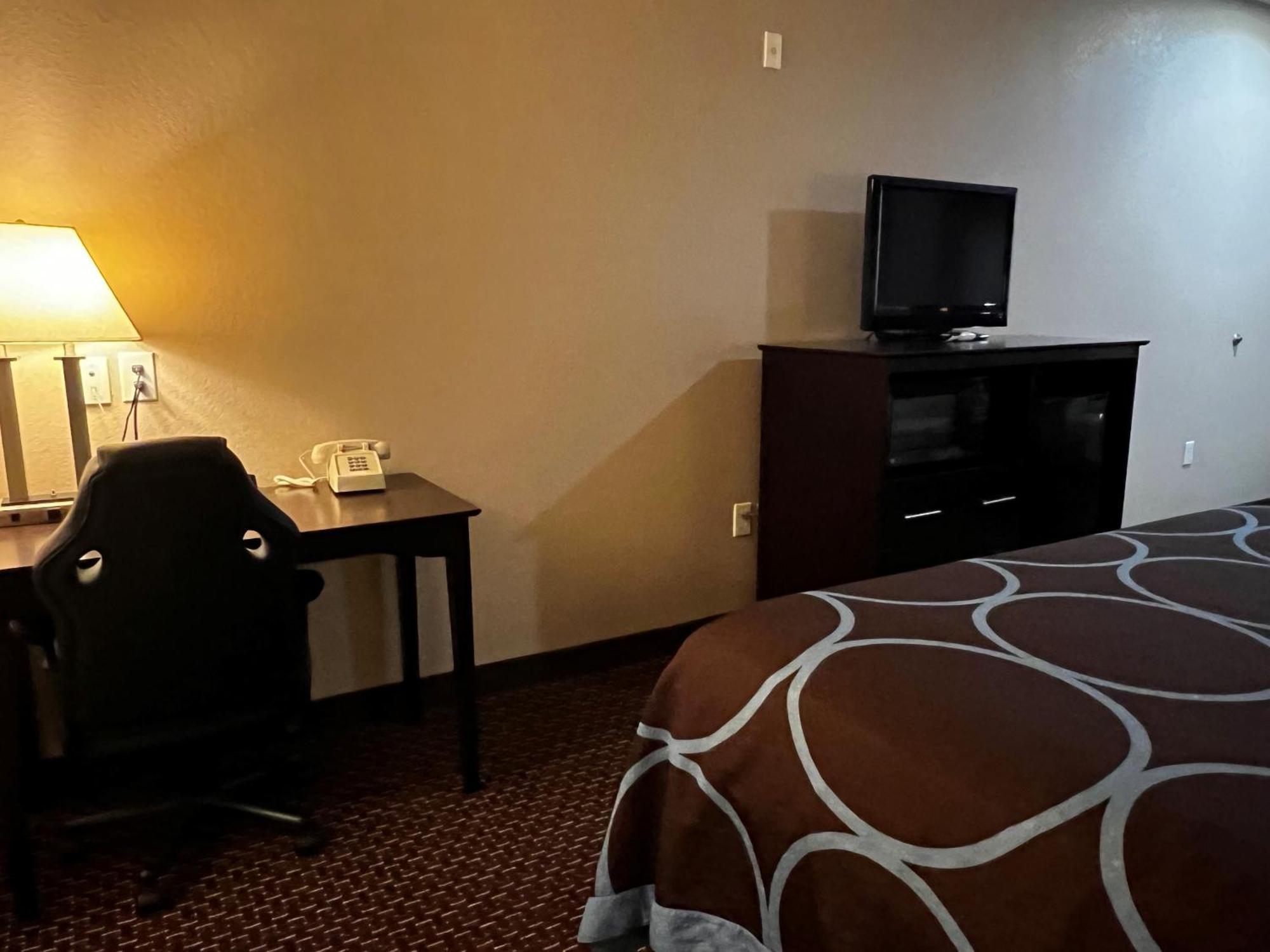 Super 8 By Wyndham Center Motel Bagian luar foto