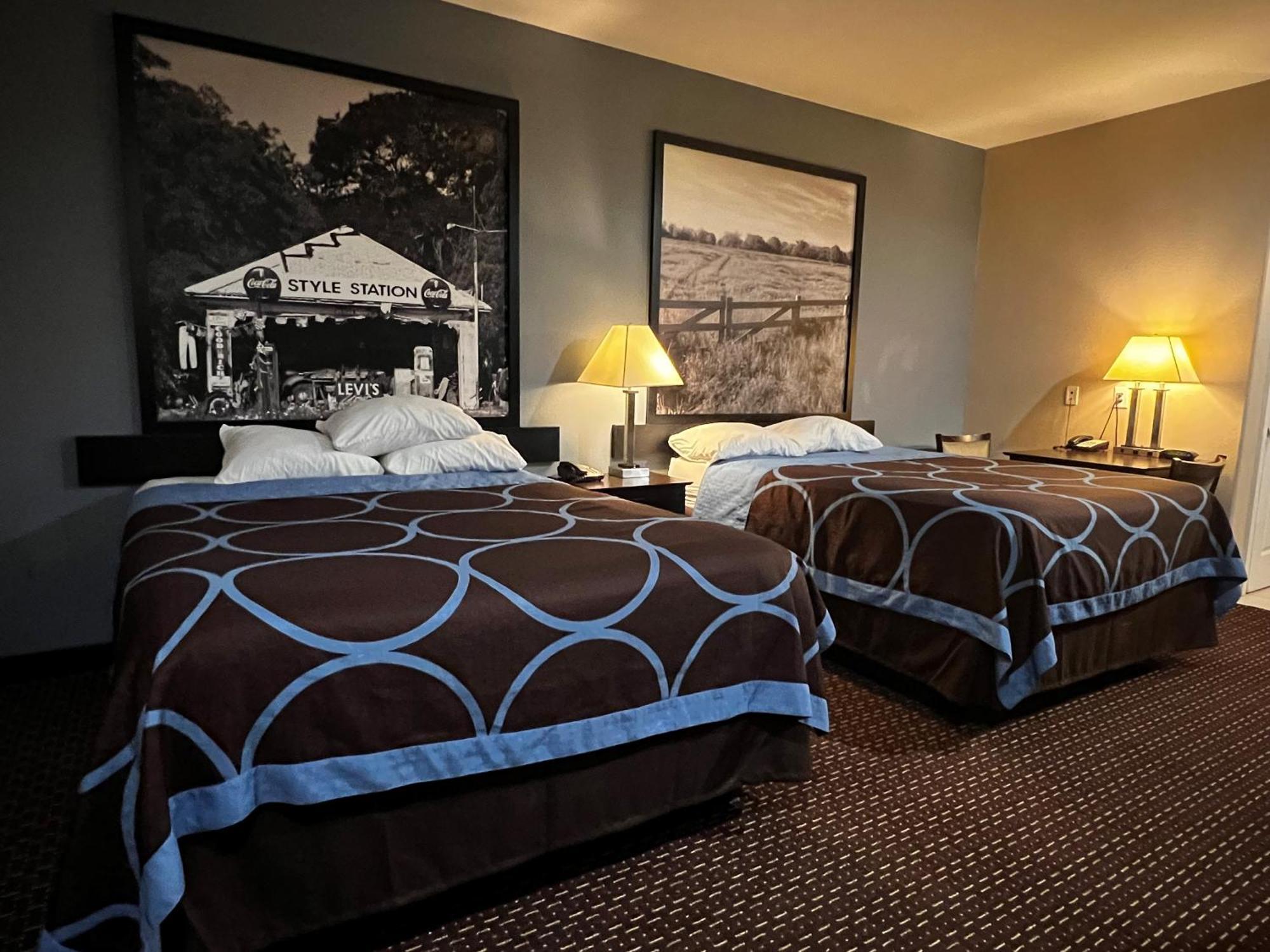 Super 8 By Wyndham Center Motel Bagian luar foto