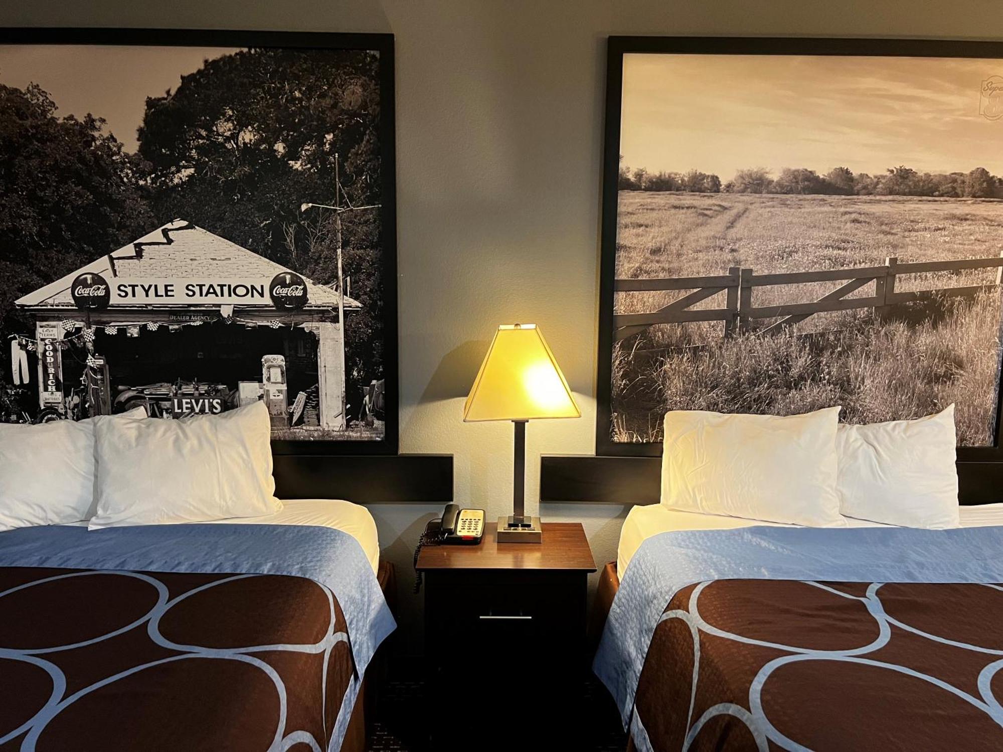 Super 8 By Wyndham Center Motel Bagian luar foto